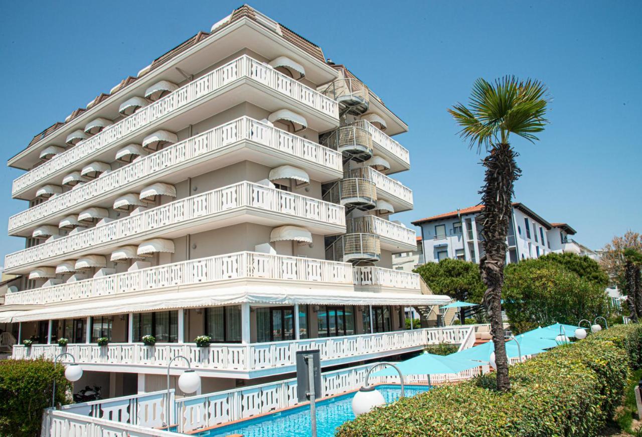 Hotel Savoy Каорле Экстерьер фото