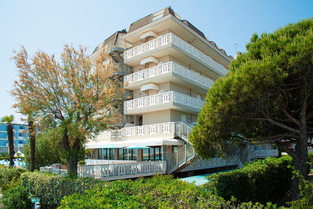 Hotel Savoy Каорле Экстерьер фото