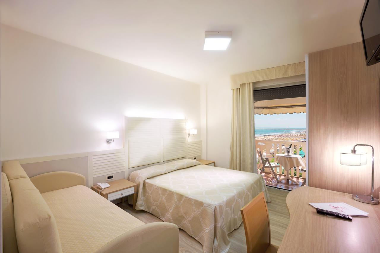 Hotel Savoy Каорле Экстерьер фото